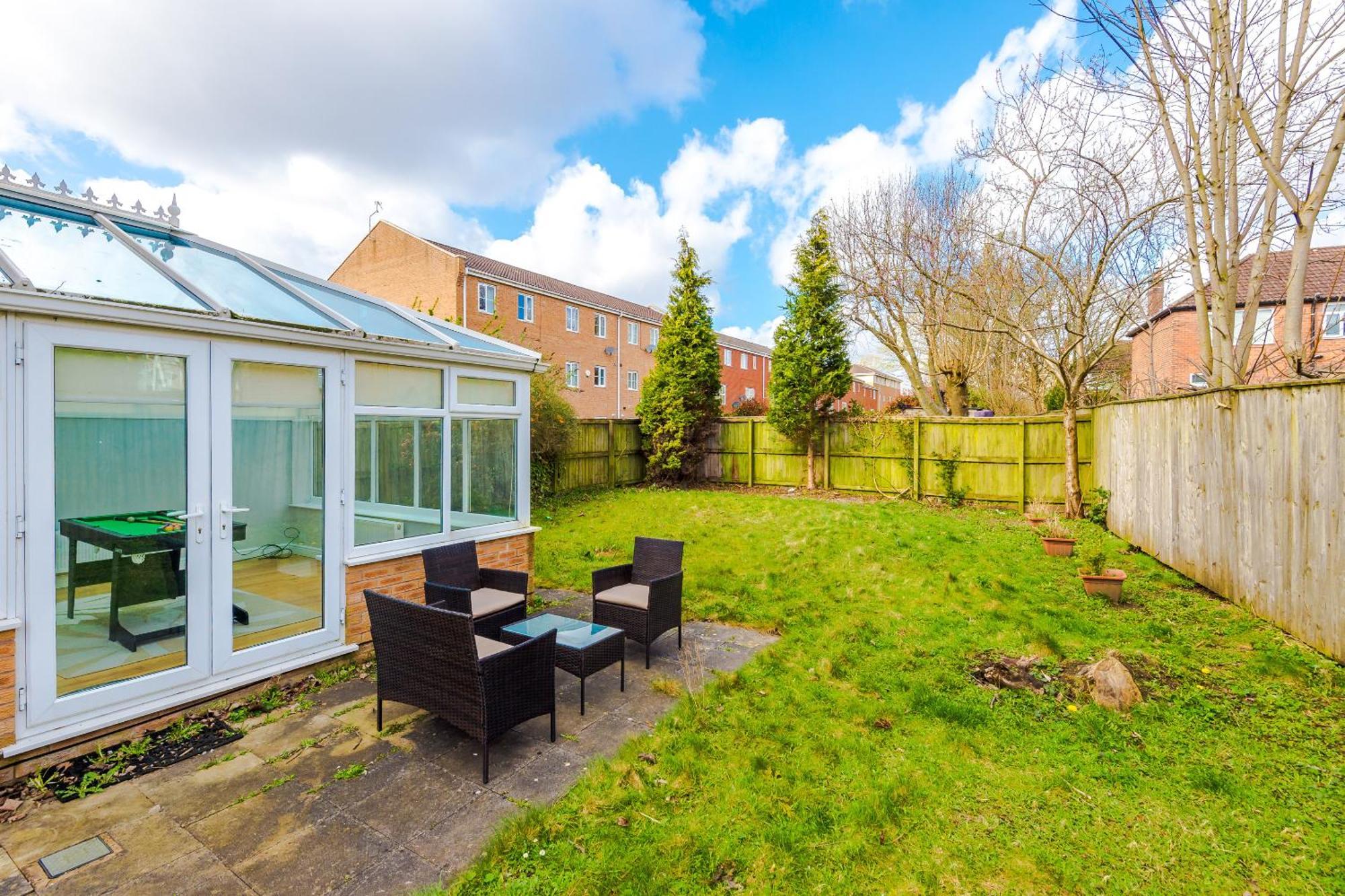 Cravenwood House Villa Manchester Exterior photo